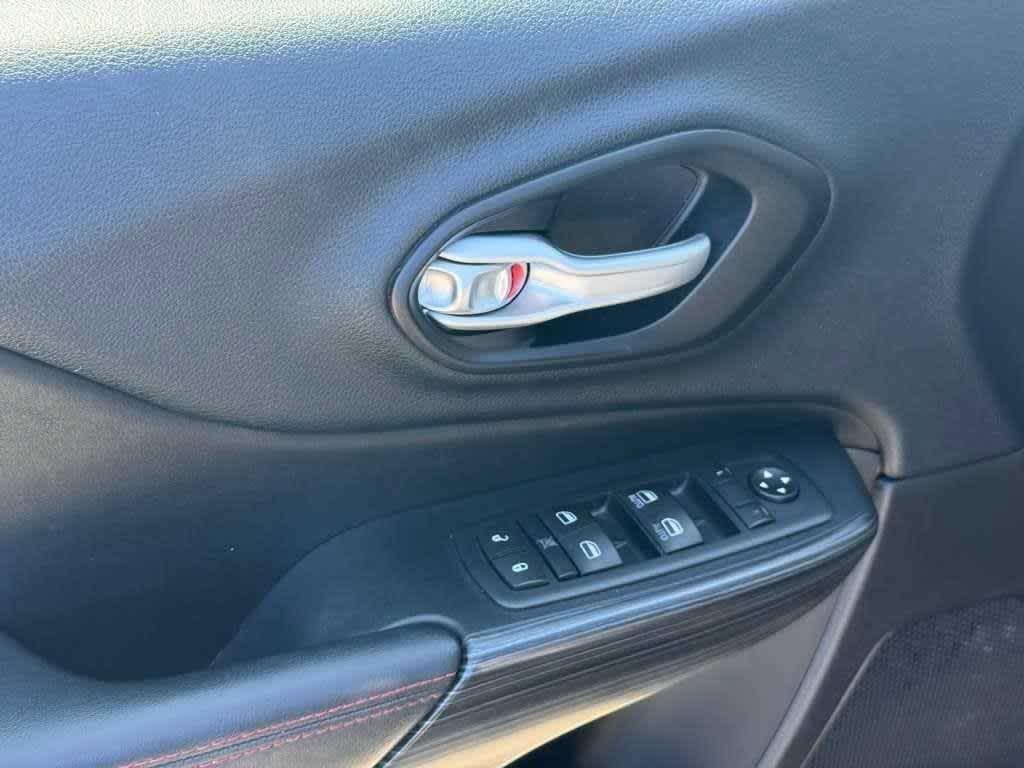 used 2015 Jeep Cherokee car, priced at $13,316