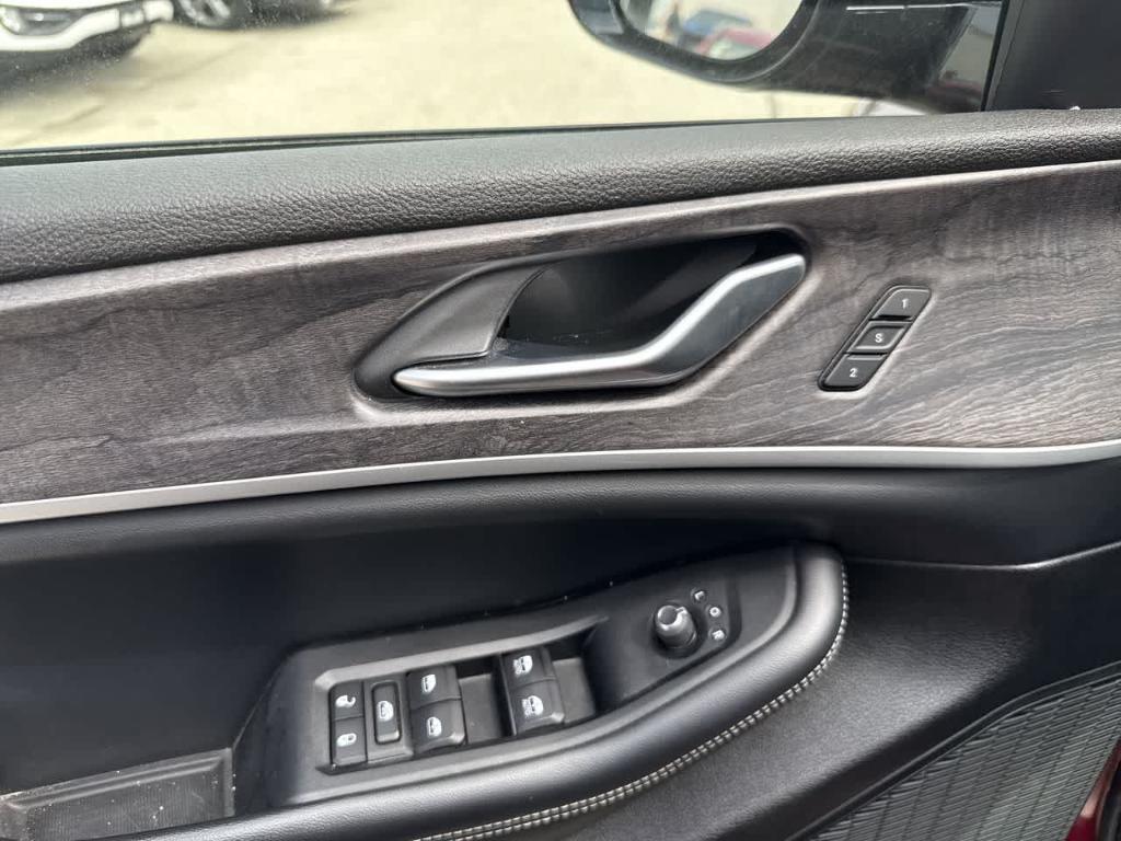 used 2023 Jeep Grand Cherokee car, priced at $25,956
