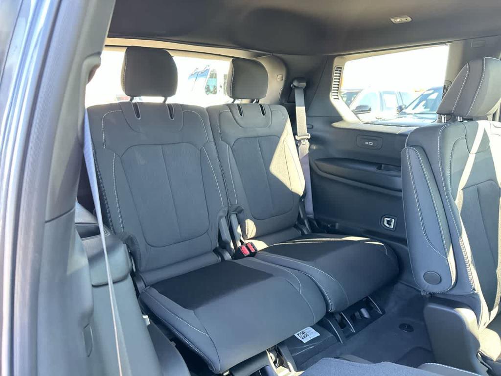 new 2025 Jeep Grand Cherokee L car, priced at $41,824