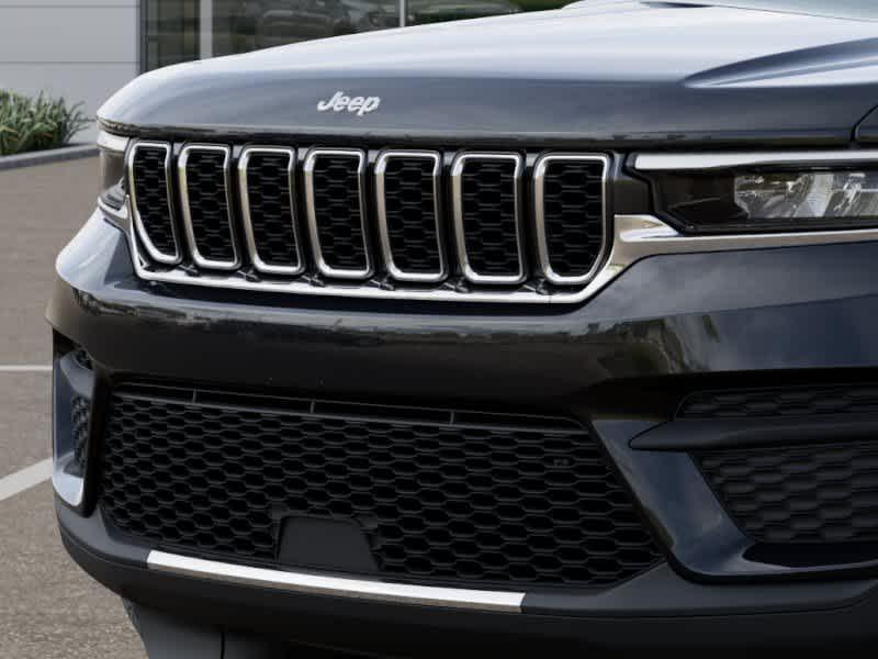 new 2025 Jeep Grand Cherokee car, priced at $40,287