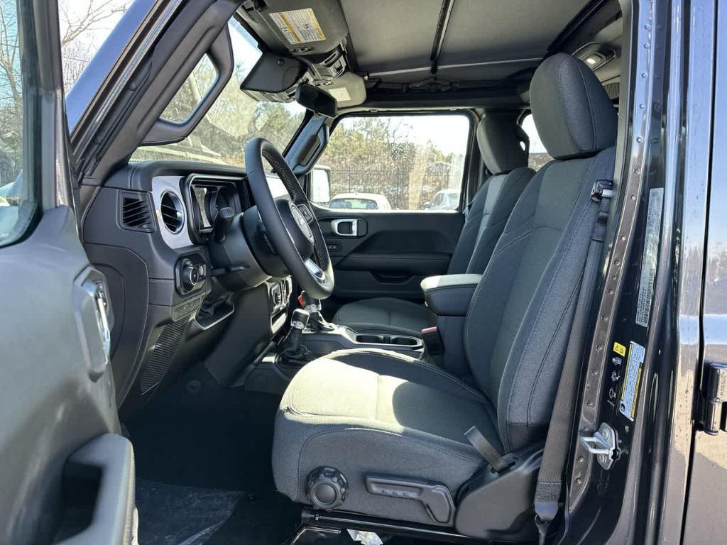 new 2025 Jeep Wrangler car, priced at $45,683