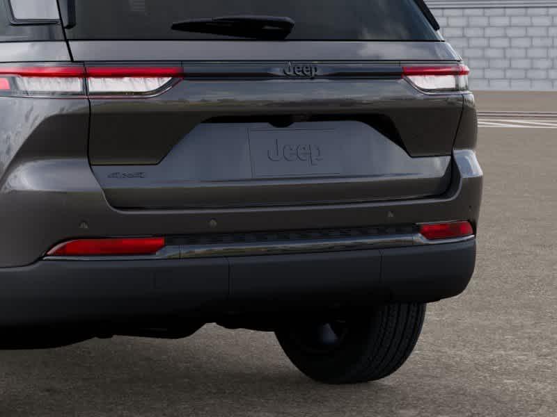 new 2025 Jeep Grand Cherokee car, priced at $43,993