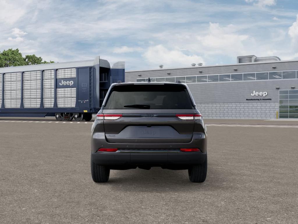 new 2025 Jeep Grand Cherokee car, priced at $43,993