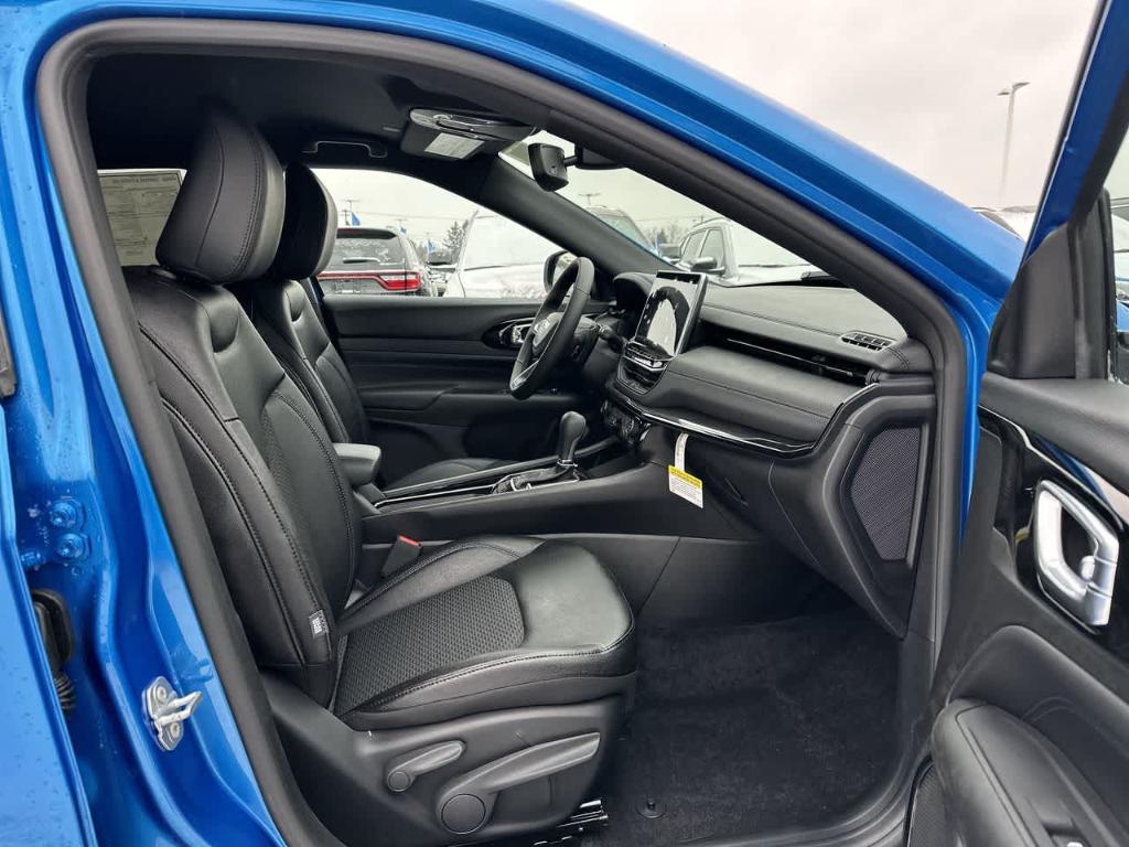 new 2025 Jeep Compass car, priced at $32,648