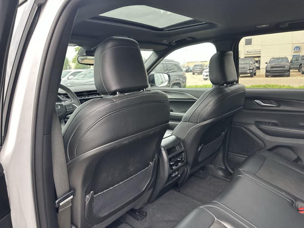 used 2023 Jeep Grand Cherokee car, priced at $36,564