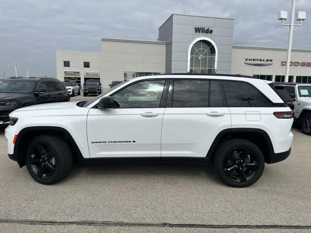 used 2023 Jeep Grand Cherokee car, priced at $36,564
