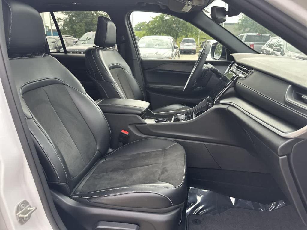 used 2023 Jeep Grand Cherokee car, priced at $36,564