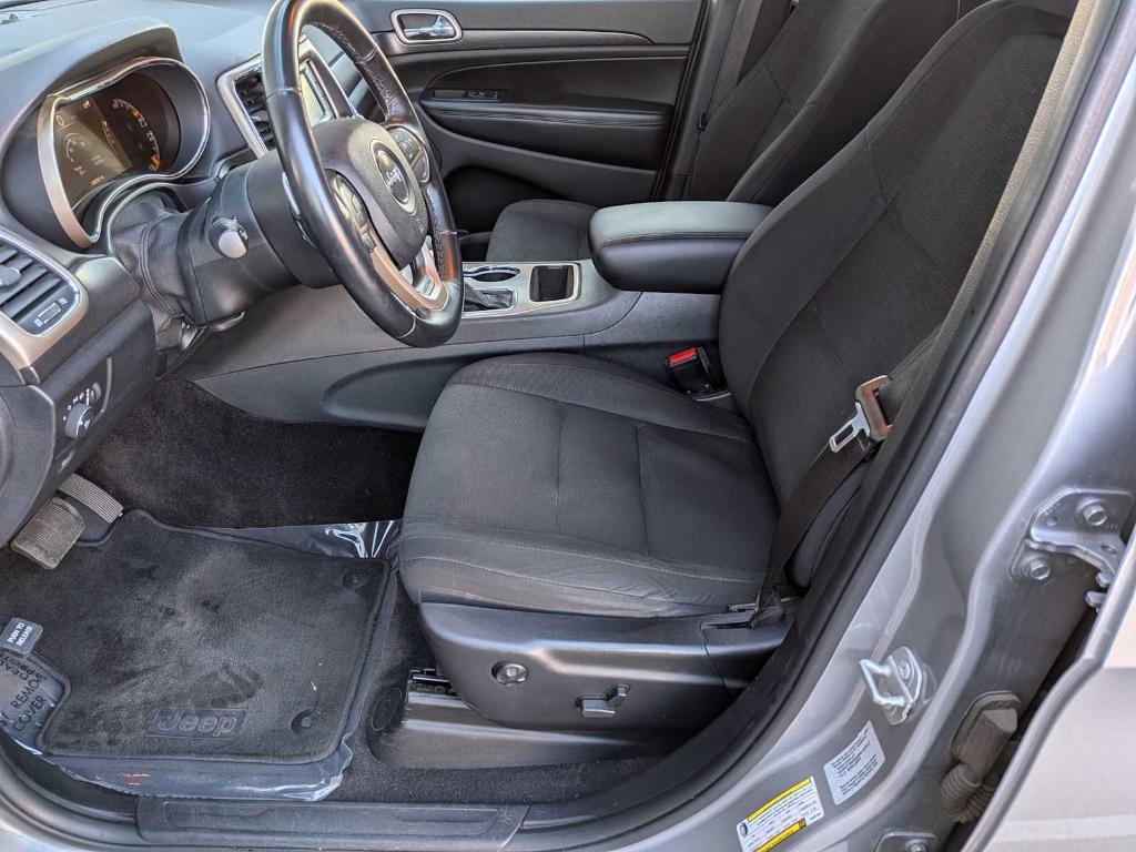 used 2017 Jeep Grand Cherokee car, priced at $13,696