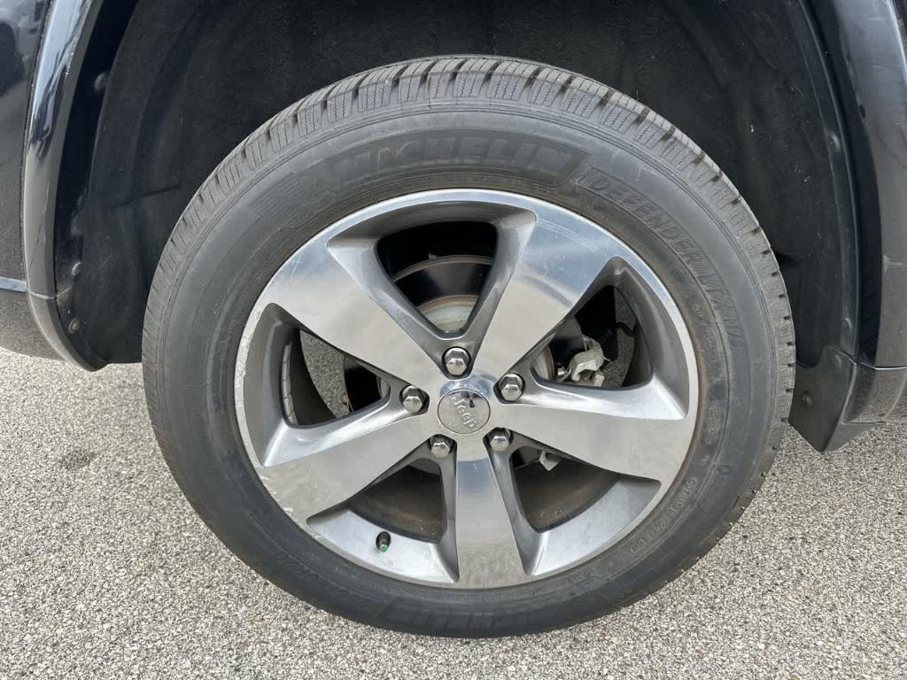 used 2014 Jeep Grand Cherokee car, priced at $16,226