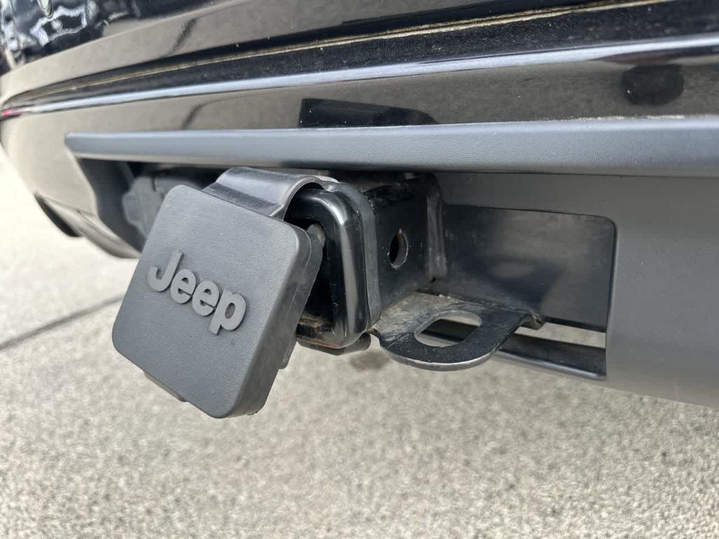 used 2014 Jeep Grand Cherokee car, priced at $16,226