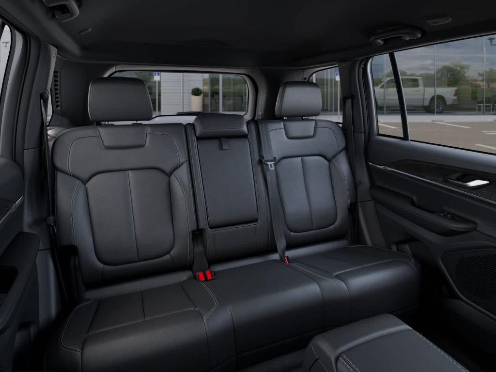 new 2025 Jeep Grand Cherokee car, priced at $40,154