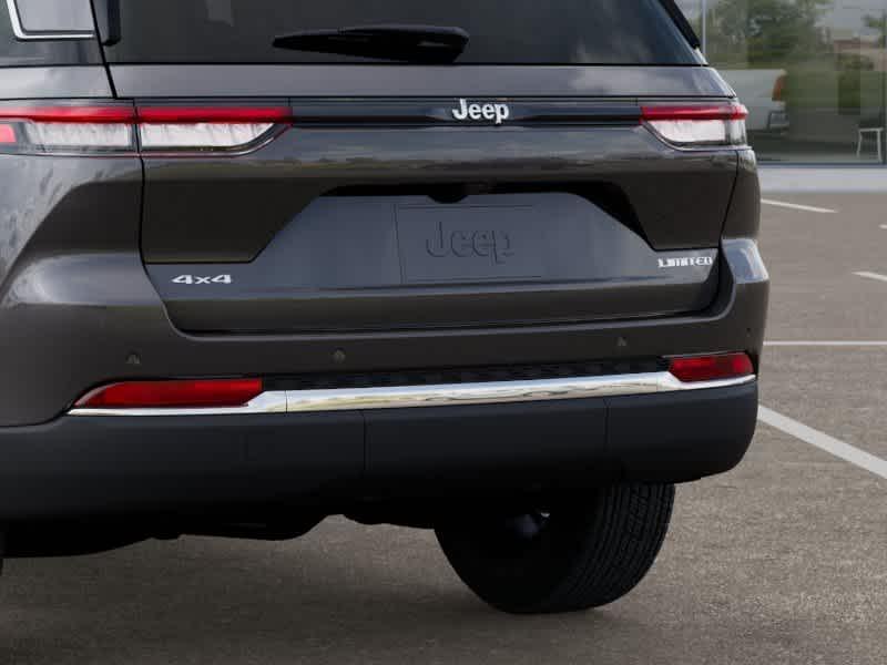 new 2025 Jeep Grand Cherokee car, priced at $40,154