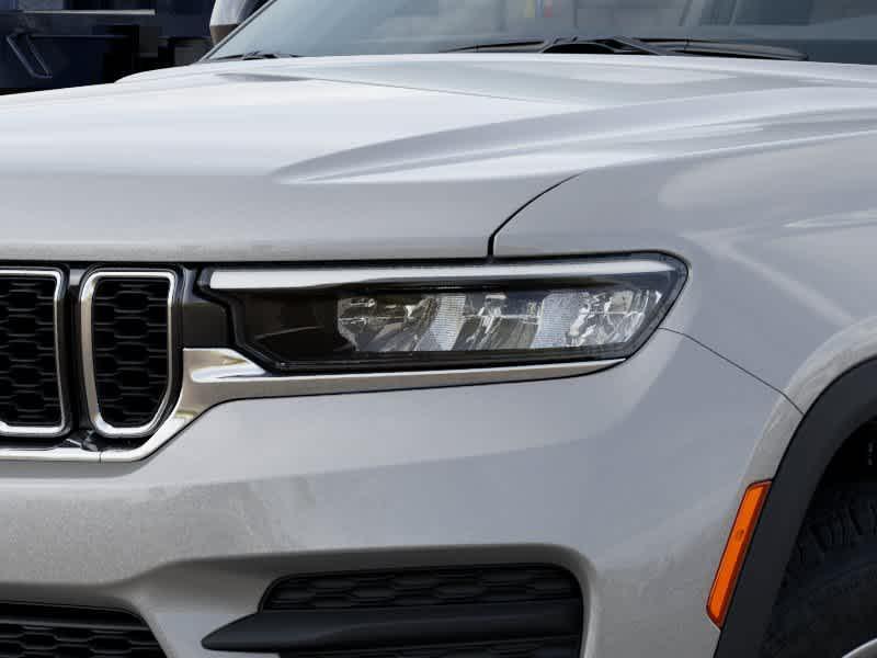 new 2025 Jeep Grand Cherokee car, priced at $40,287