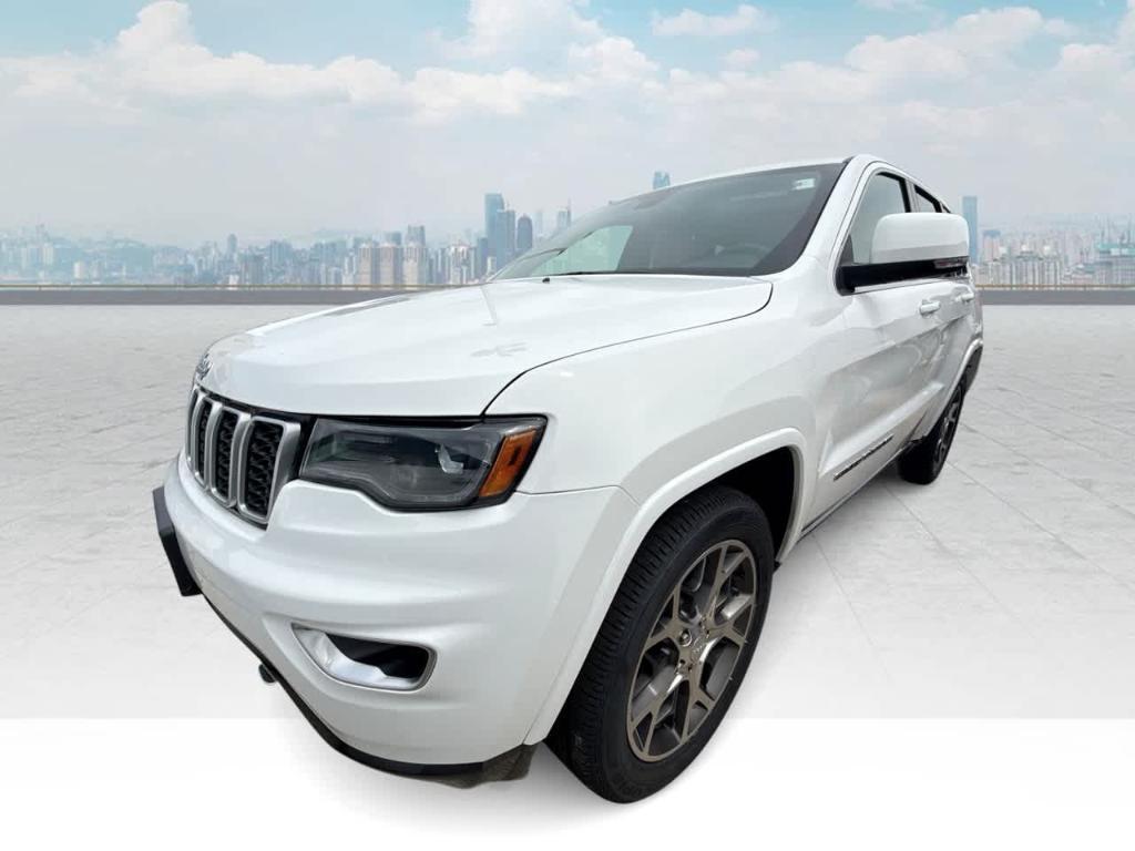 used 2018 Jeep Grand Cherokee car, priced at $15,999