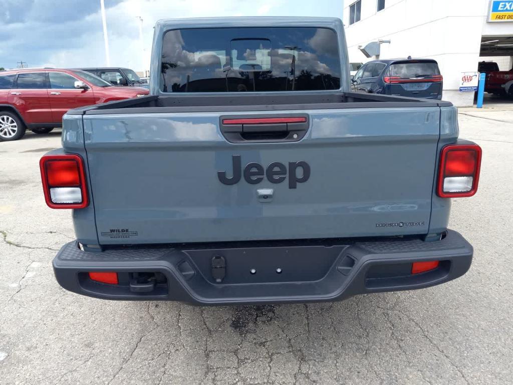 new 2025 Jeep Gladiator car, priced at $44,352