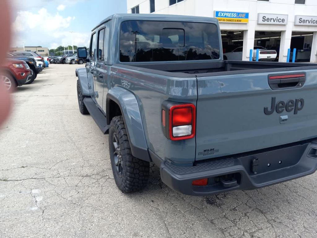 new 2025 Jeep Gladiator car, priced at $44,352