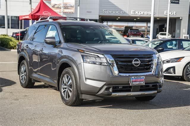 new 2024 Nissan Pathfinder car, priced at $40,374