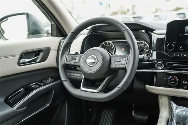 new 2024 Nissan Pathfinder car, priced at $39,968
