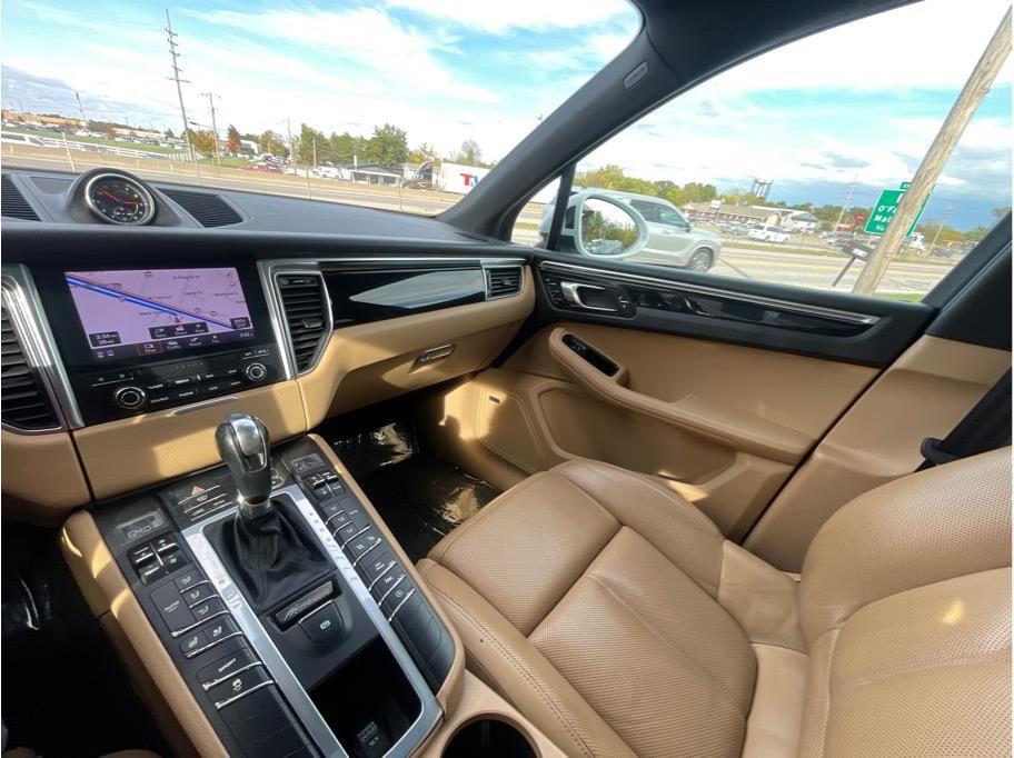 used 2018 Porsche Macan car