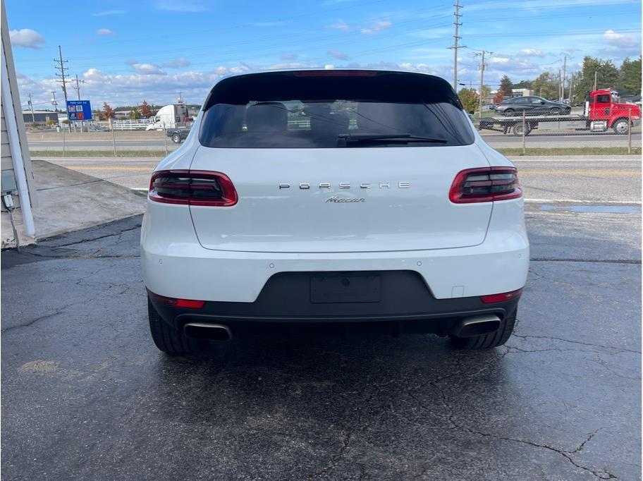 used 2018 Porsche Macan car