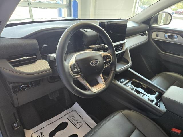 used 2025 Ford Explorer car