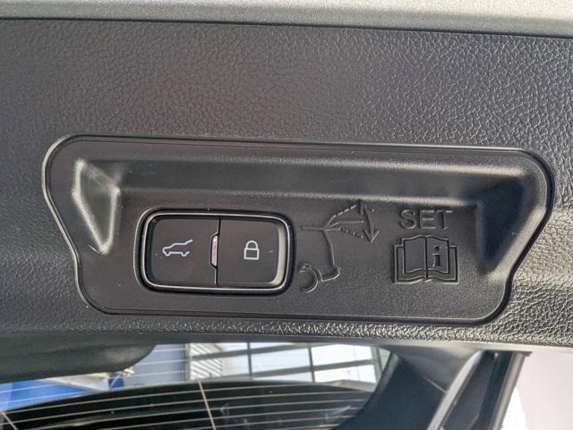 used 2023 Ford Explorer car