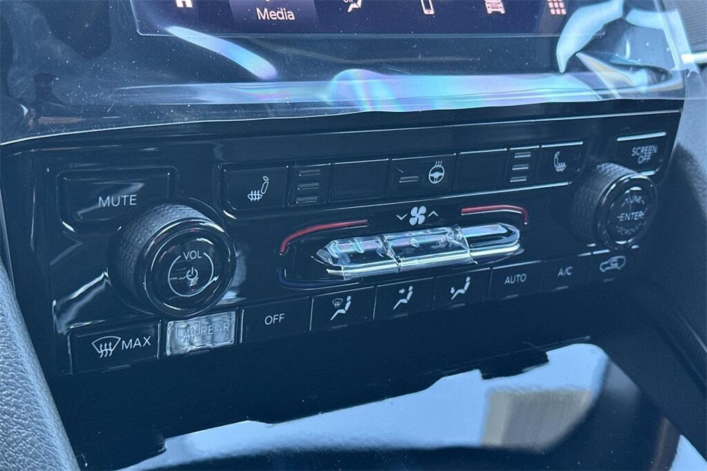 new 2025 Jeep Grand Cherokee L car, priced at $40,380