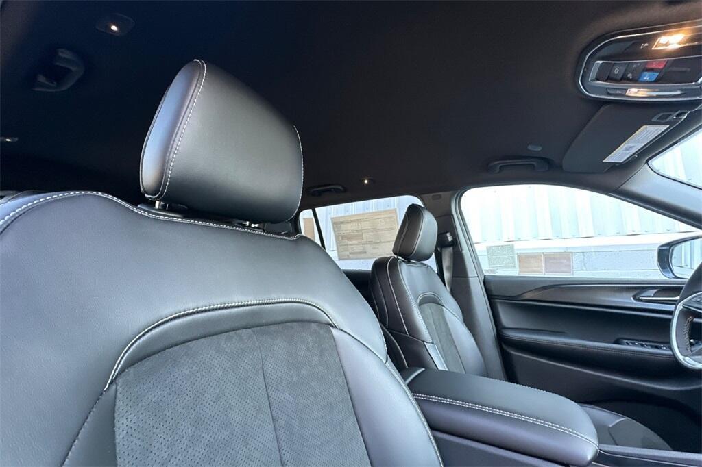 new 2025 Jeep Grand Cherokee L car, priced at $40,380