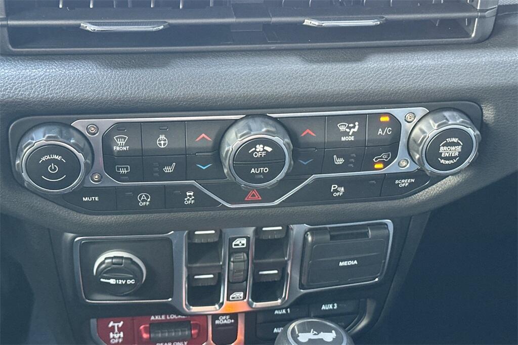 new 2025 Jeep Wrangler car, priced at $55,337