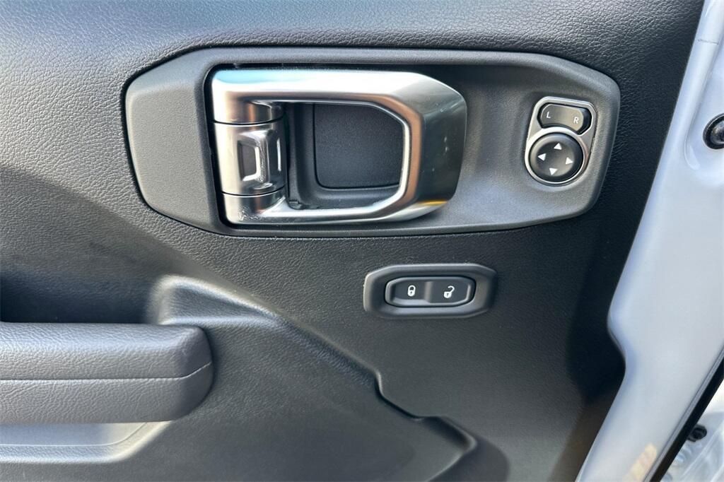 new 2025 Jeep Wrangler car, priced at $55,337