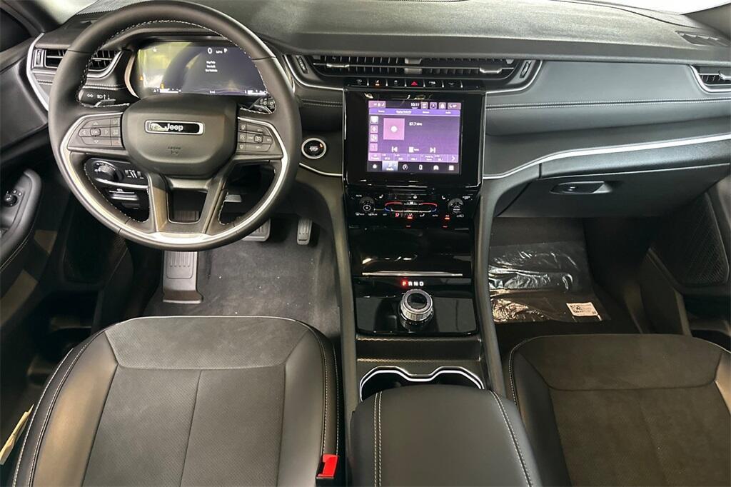 new 2025 Jeep Grand Cherokee car, priced at $38,086