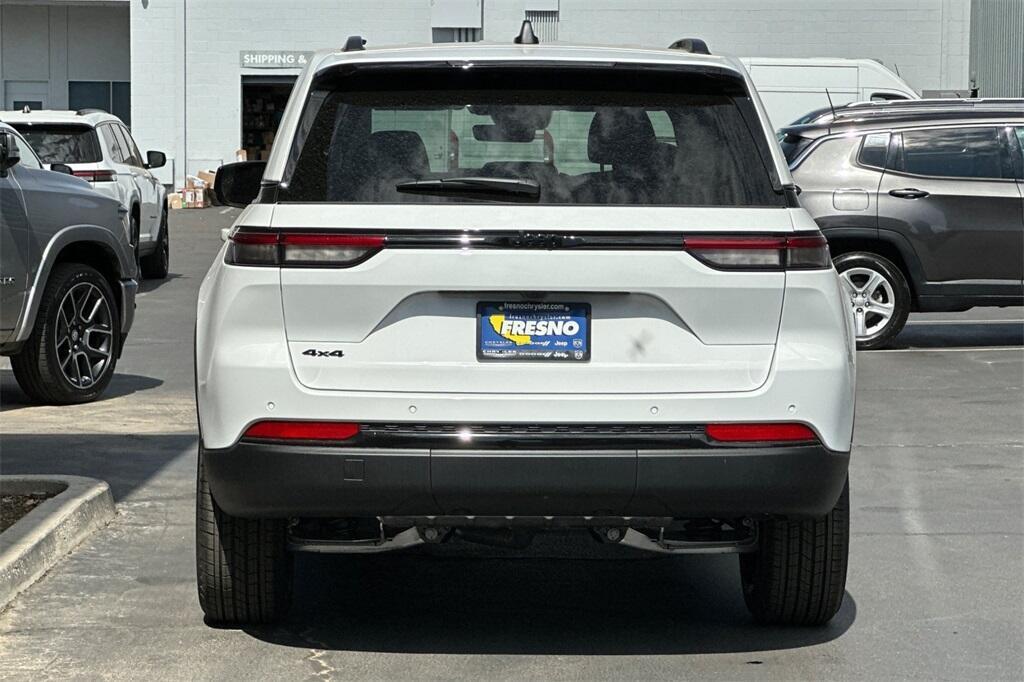 new 2025 Jeep Grand Cherokee car, priced at $38,086