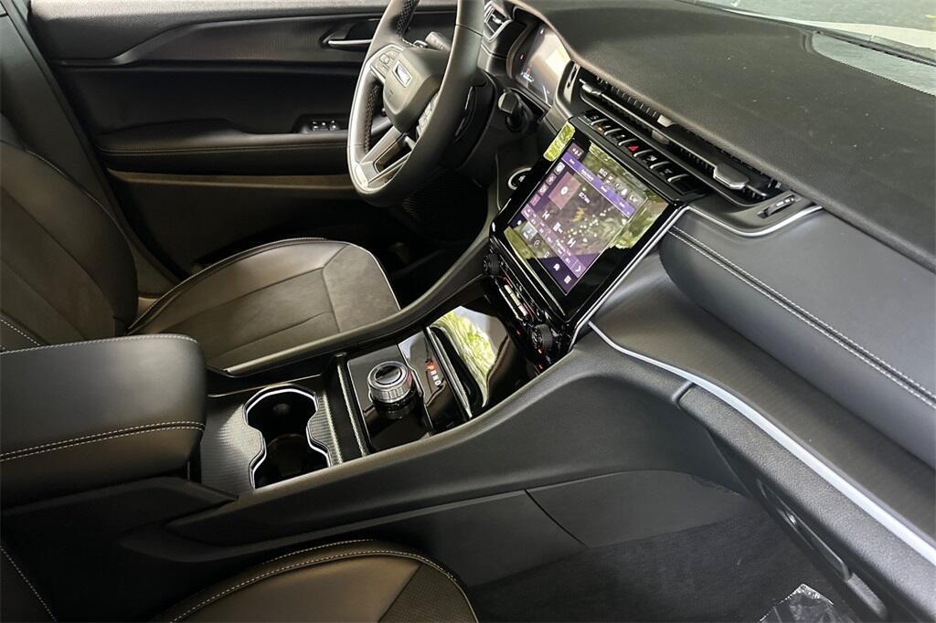 new 2025 Jeep Grand Cherokee car, priced at $38,086