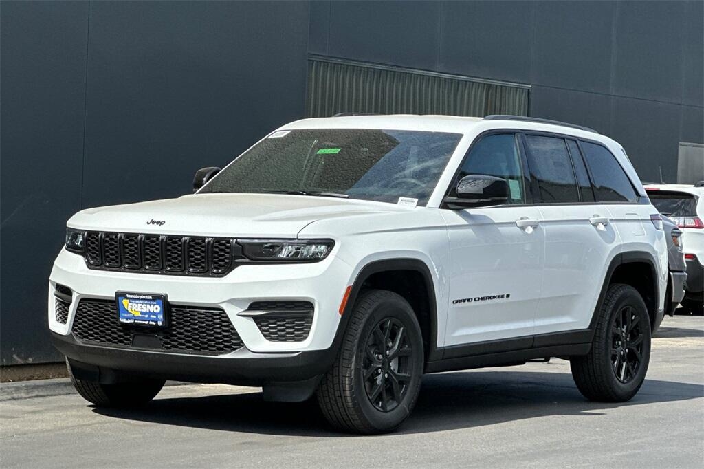 new 2025 Jeep Grand Cherokee car, priced at $38,086