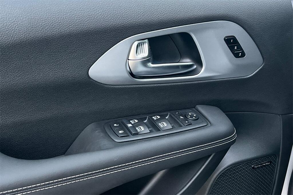 new 2026 Chrysler Pacifica car, priced at $54,560