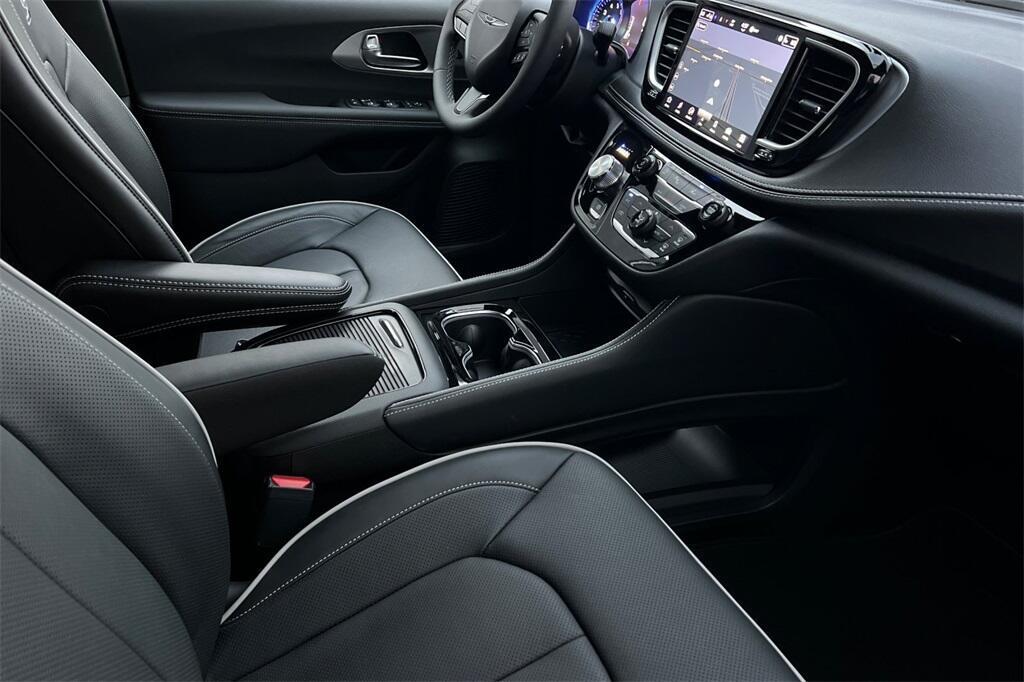 new 2026 Chrysler Pacifica car, priced at $54,560