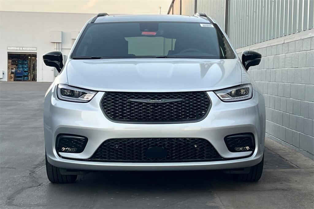 new 2026 Chrysler Pacifica car, priced at $54,560