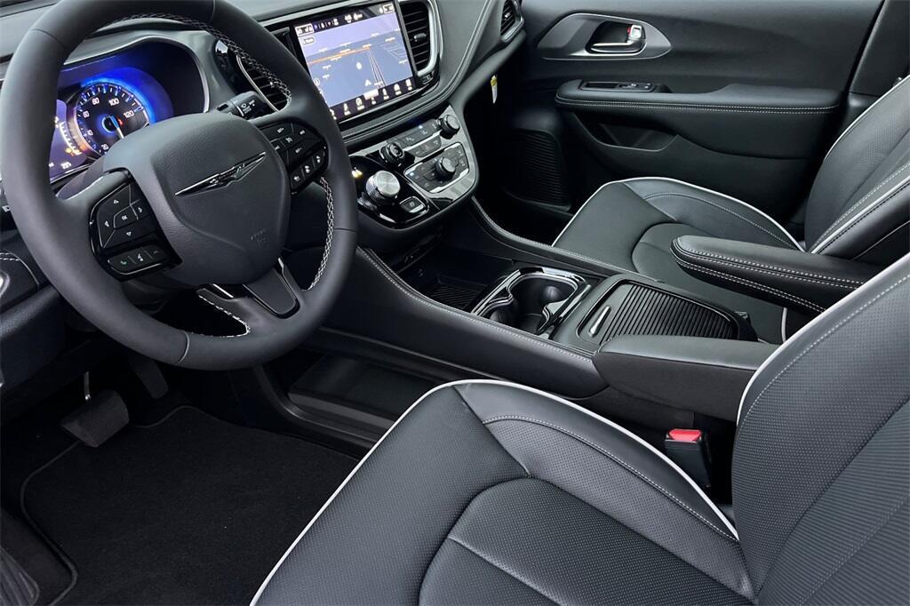 new 2026 Chrysler Pacifica car, priced at $54,560