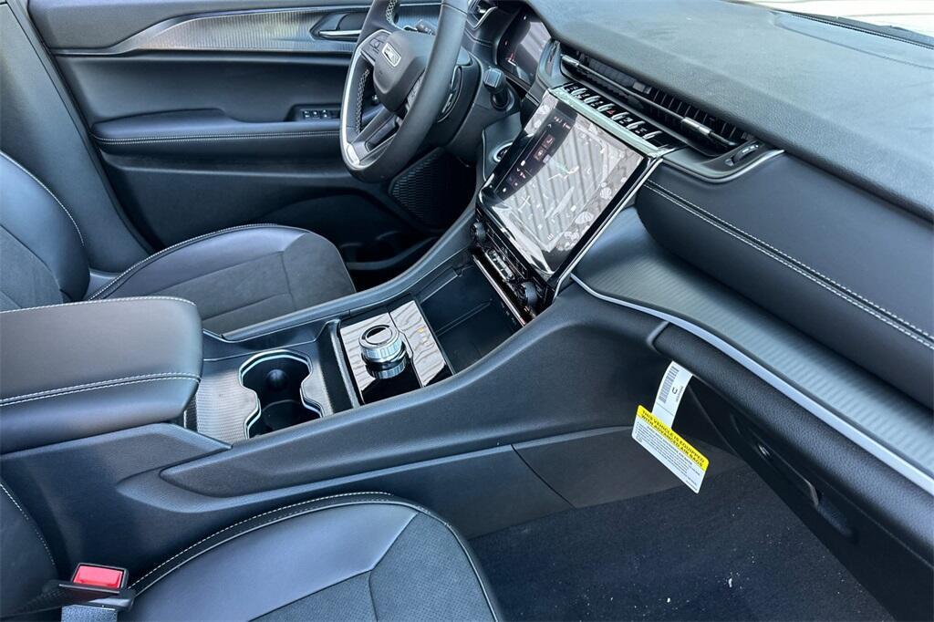 new 2025 Jeep Grand Cherokee car, priced at $39,291