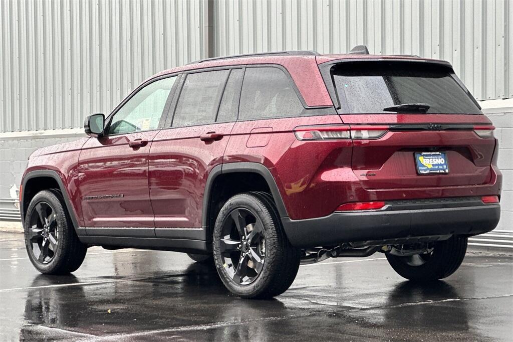 new 2025 Jeep Grand Cherokee car, priced at $40,975