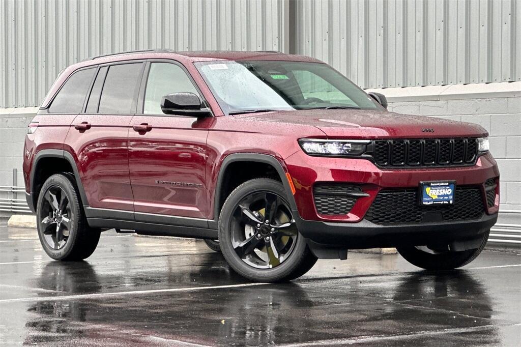 new 2025 Jeep Grand Cherokee car, priced at $40,975
