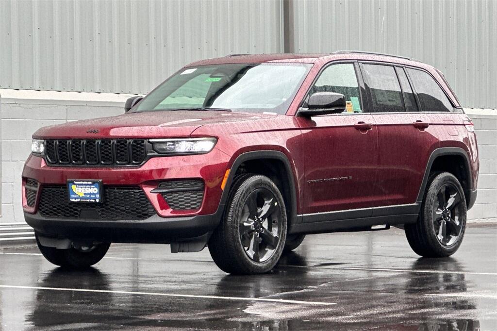 new 2025 Jeep Grand Cherokee car, priced at $40,975