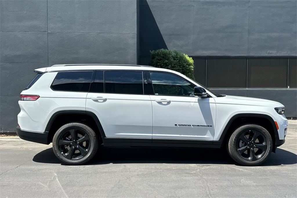 new 2025 Jeep Grand Cherokee L car, priced at $40,880