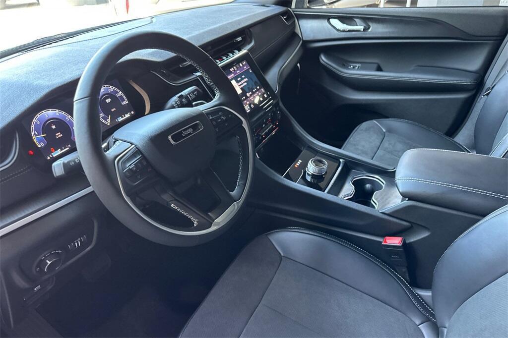 new 2025 Jeep Grand Cherokee L car, priced at $40,880