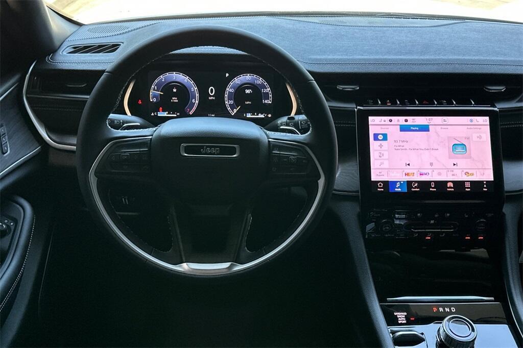 new 2025 Jeep Grand Cherokee car, priced at $52,428