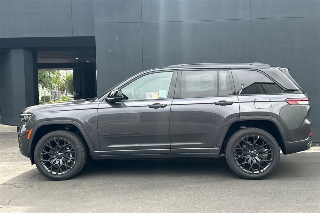 new 2025 Jeep Grand Cherokee car, priced at $65,752