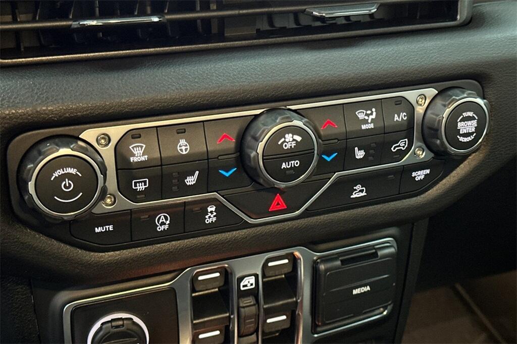 new 2026 Jeep Wrangler car, priced at $45,075