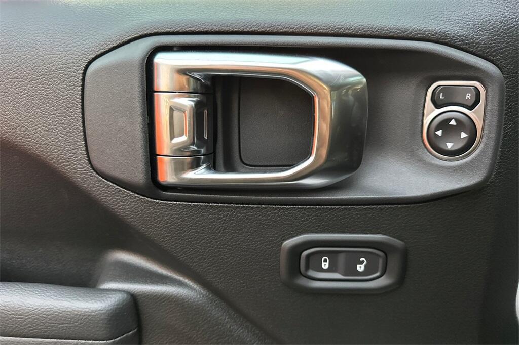 new 2026 Jeep Wrangler car, priced at $45,075