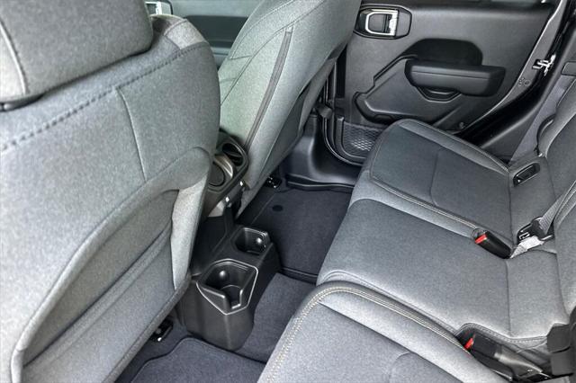 new 2025 Jeep Gladiator car, priced at $43,735