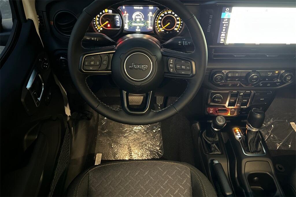 new 2025 Jeep Gladiator car, priced at $51,960